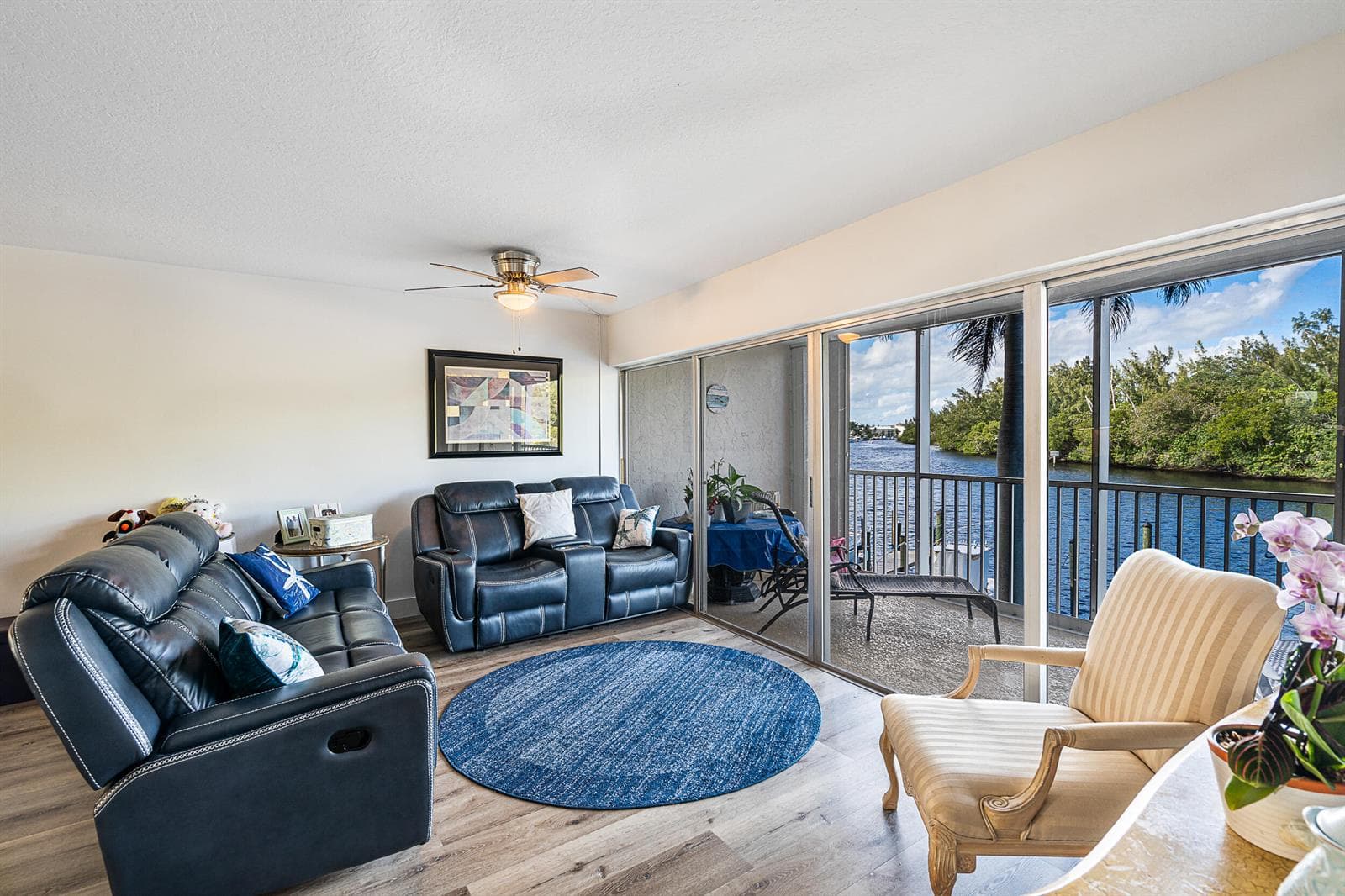 1537 E Hillsboro Boulevard #243 4