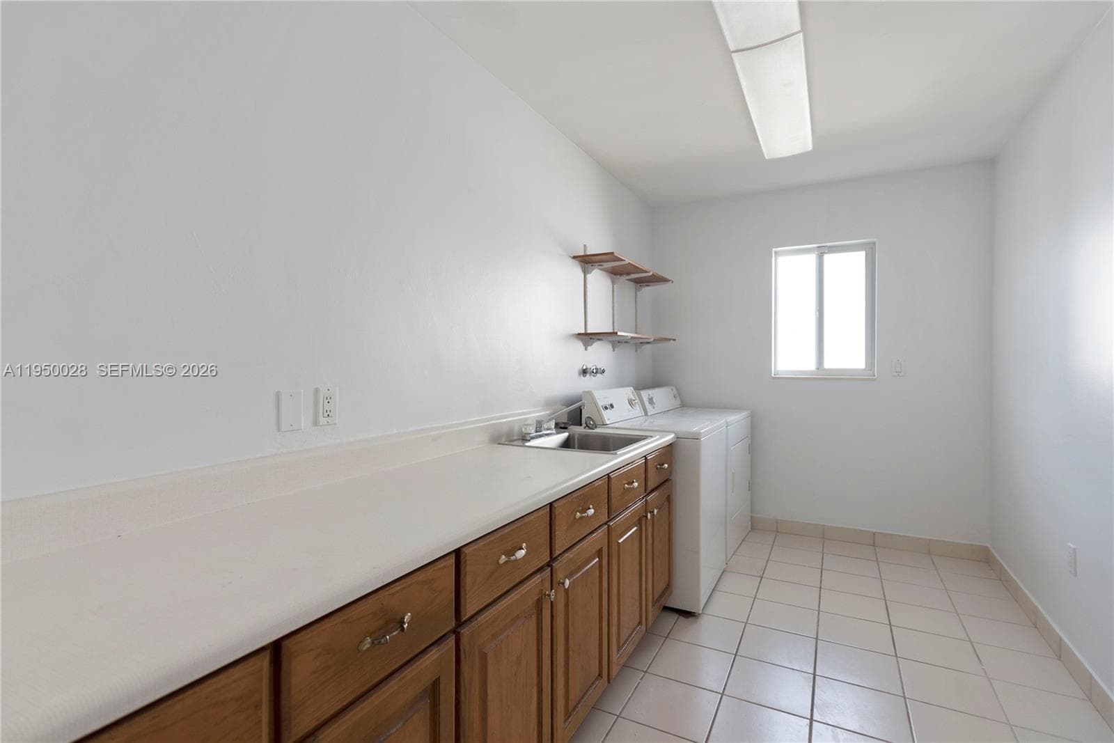 13005 Zambrana St photo 7