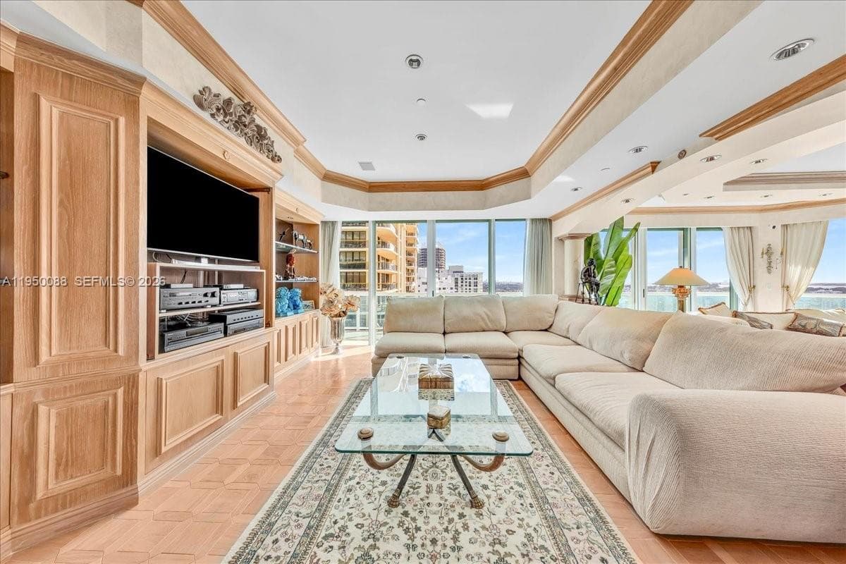10101 Collins Ave 16B + CAB photo 20