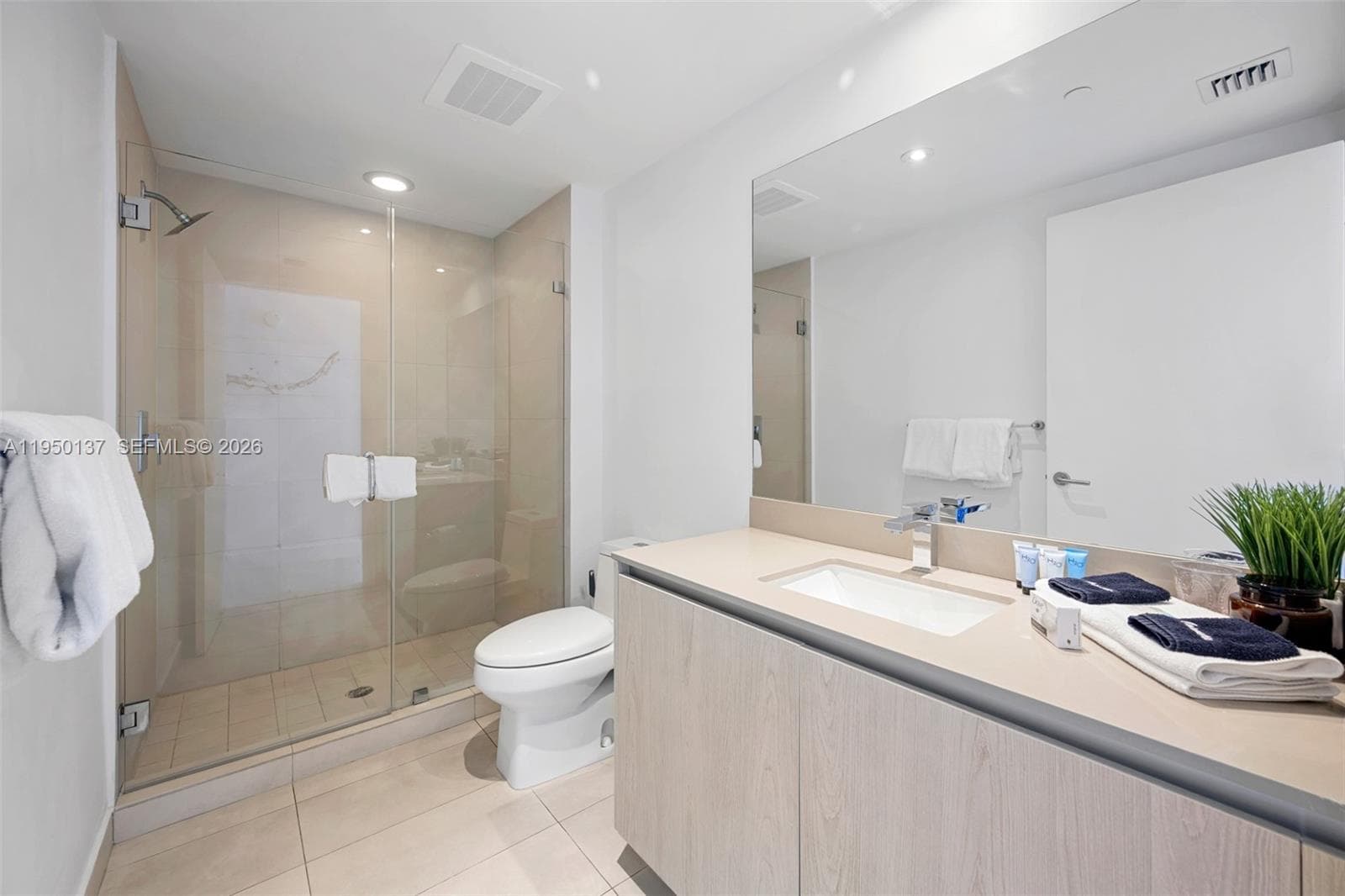 4111 Ocean Dr 3002 photo 13