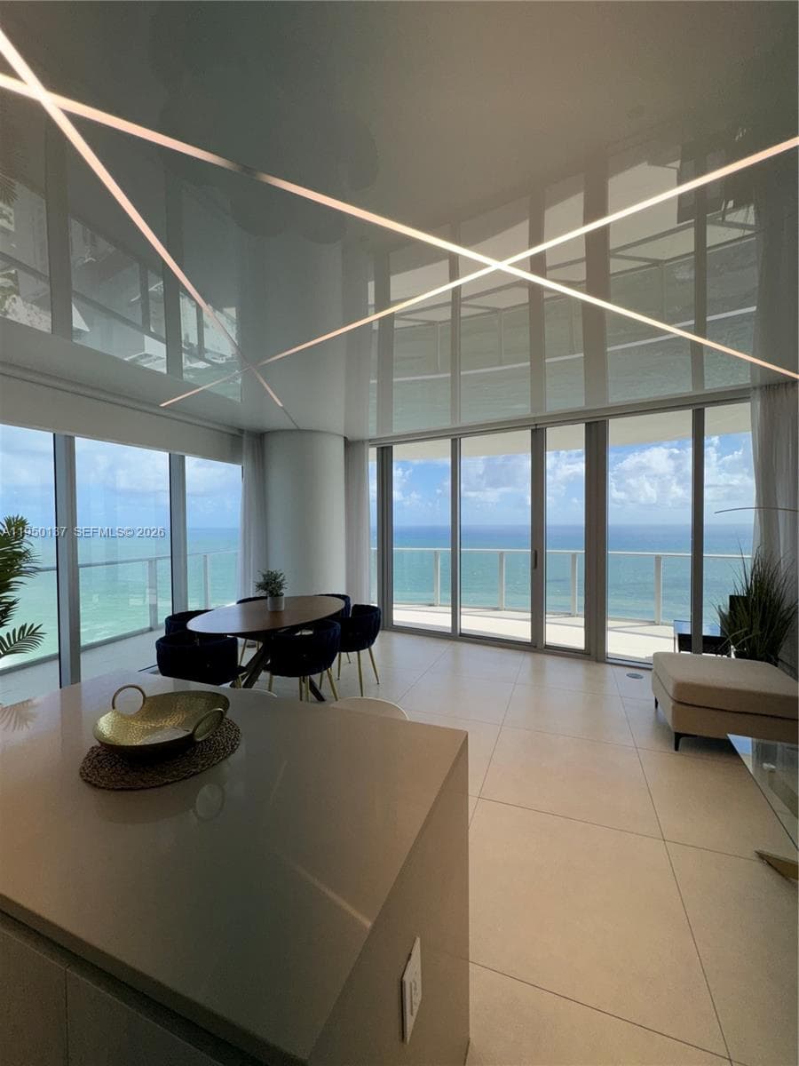 4111 Ocean Dr 5