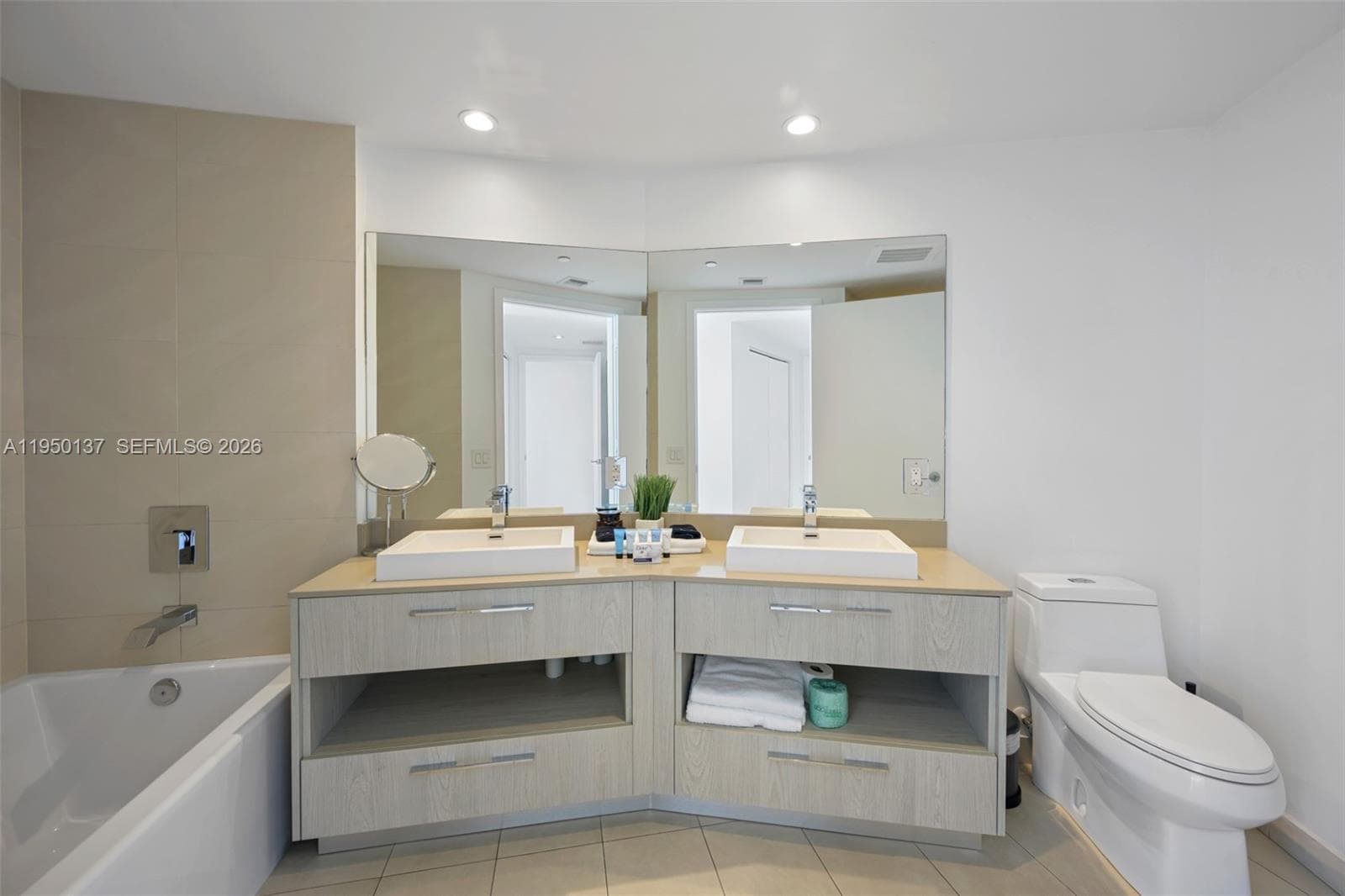 4111 Ocean Dr 3002 photo 10