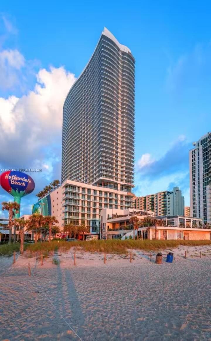 4111 Ocean Dr 3002 photo 14