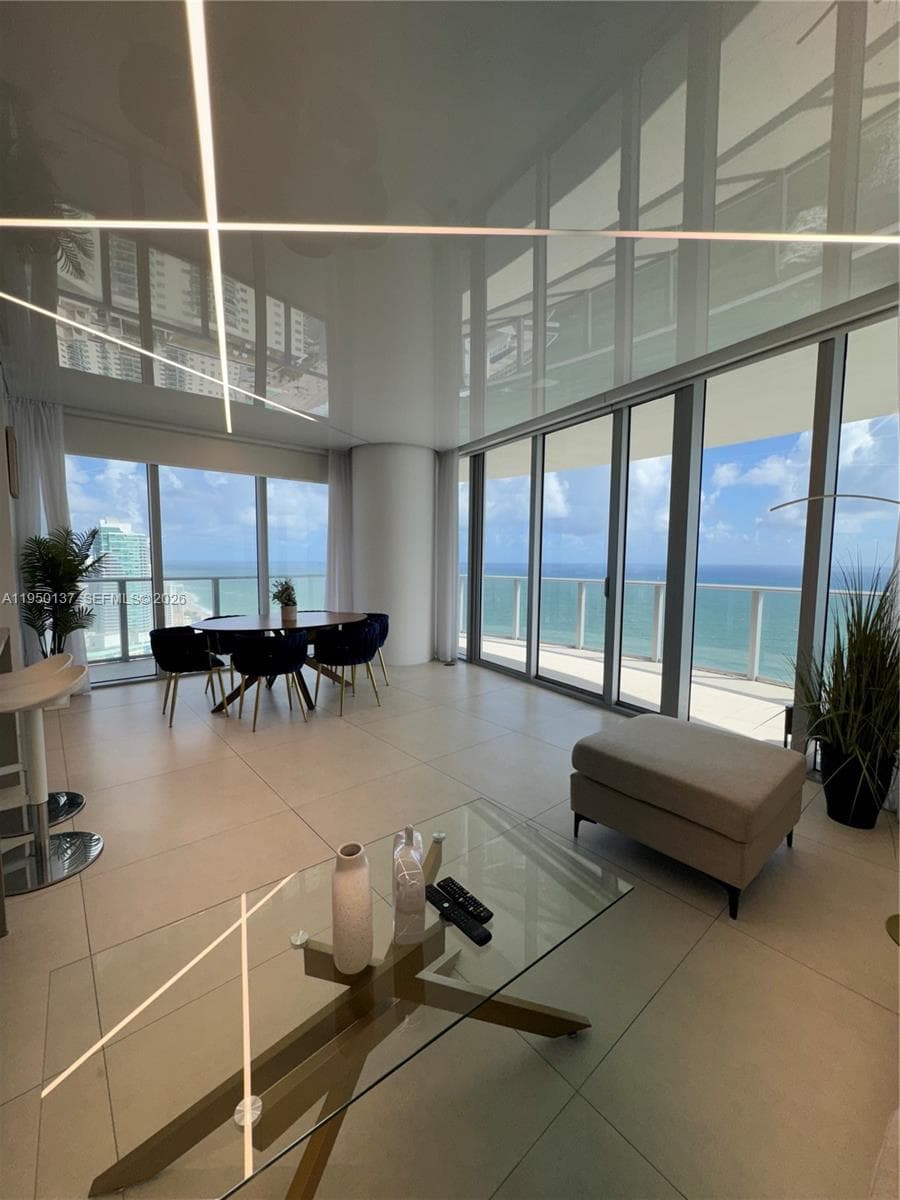4111 Ocean Dr 4