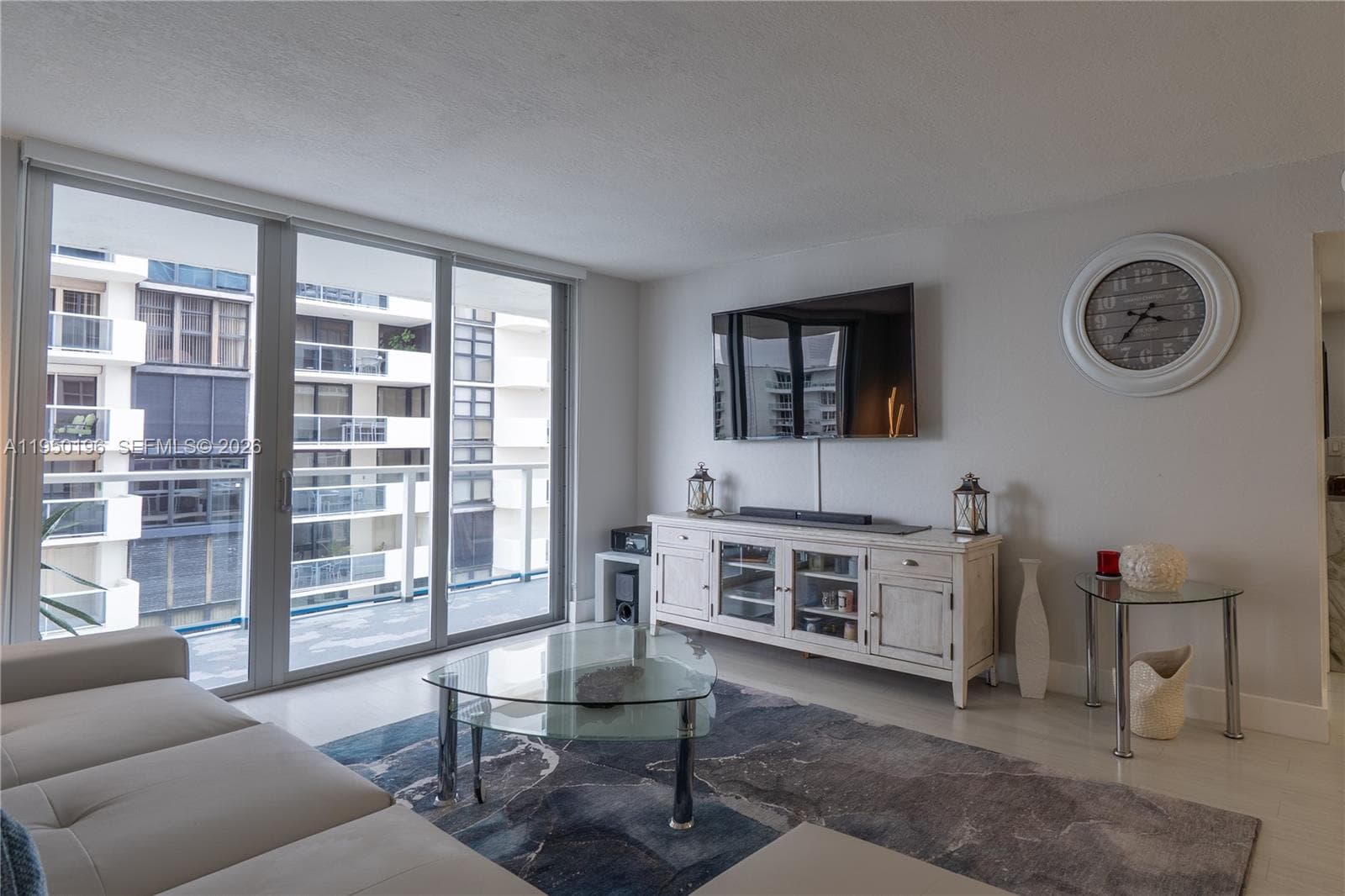 5701 Collins Ave 1417 photo 3