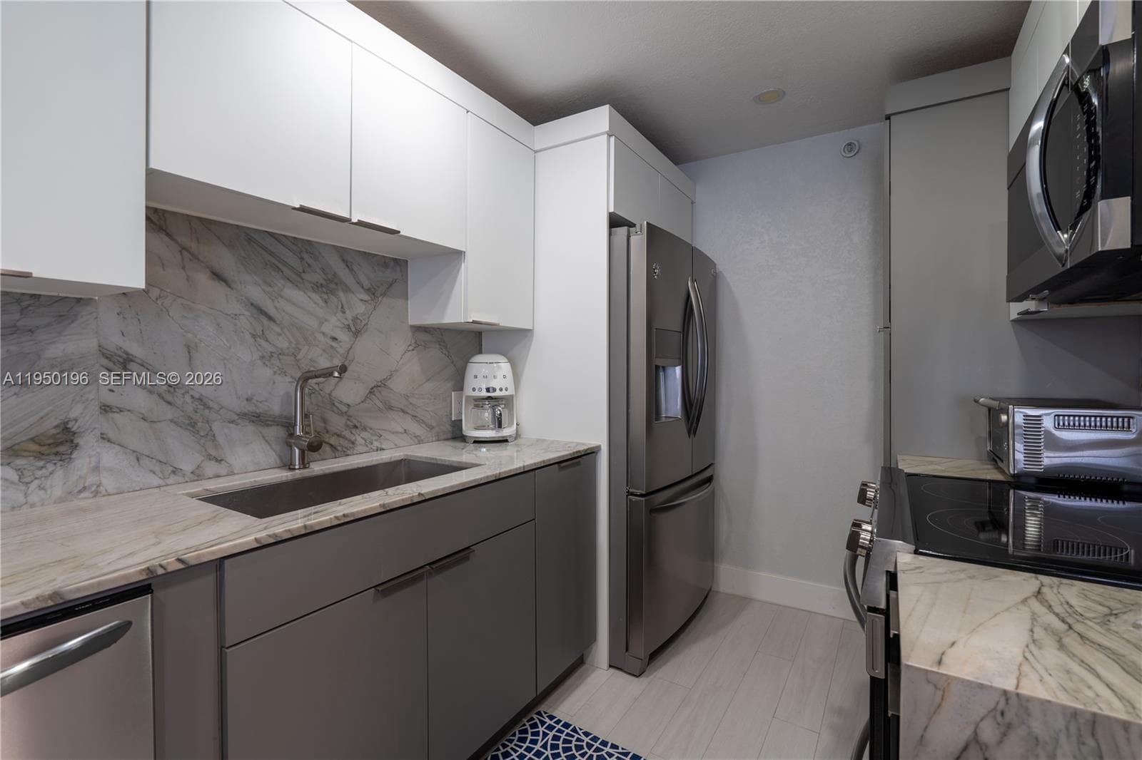 5701 Collins Ave 1417 photo 8