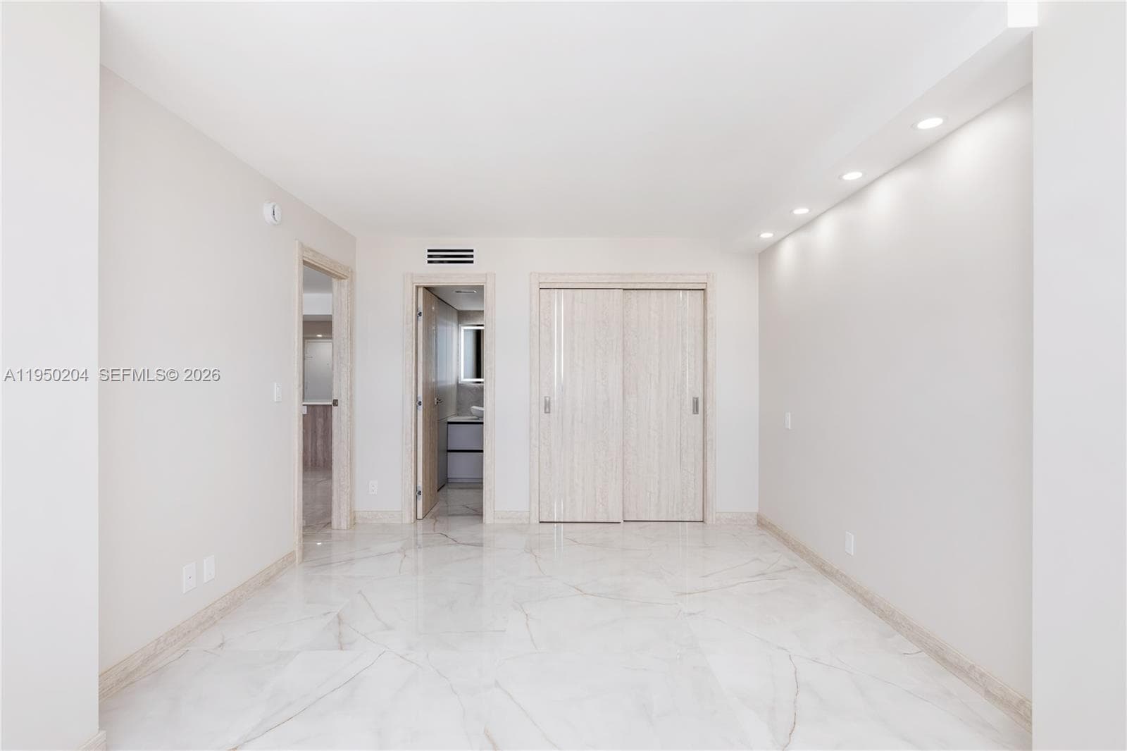 2401 Ocean Dr PH-A4 photo 23