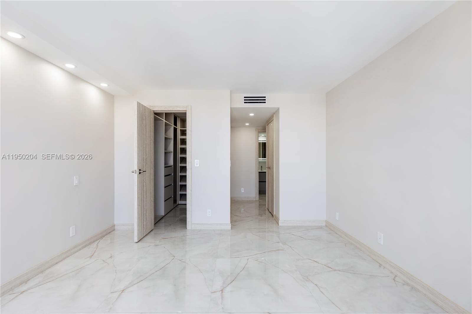 2401 Ocean Dr PH-A4 photo 16