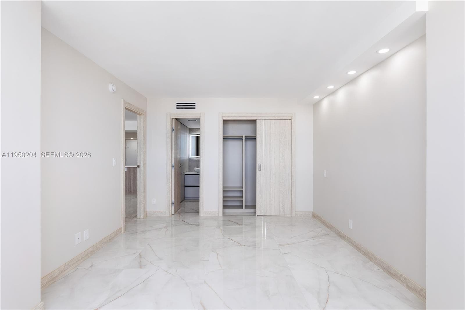 2401 Ocean Dr PH-A4 photo 22