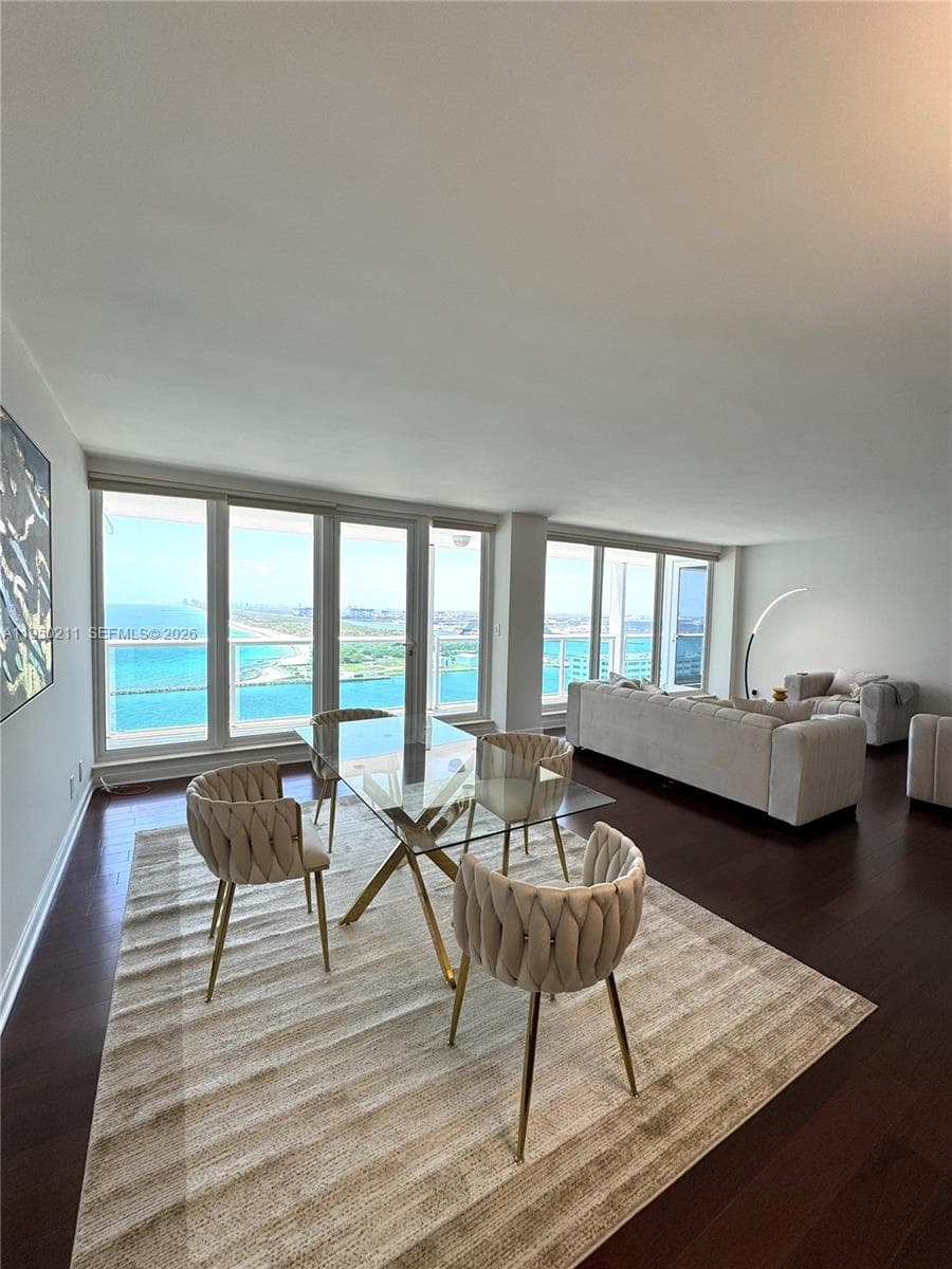2100 Ocean Ln 2