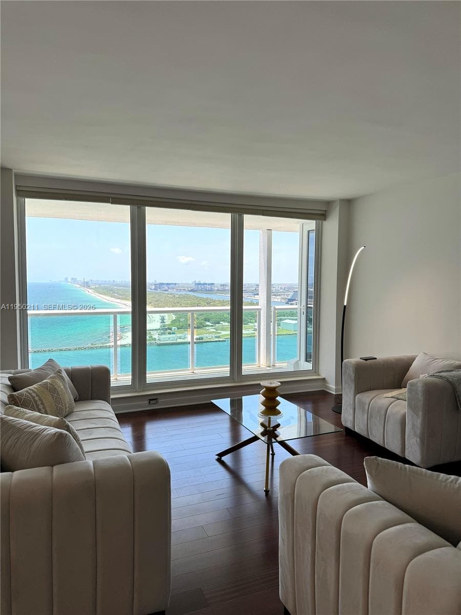 2100 Ocean Ln 5