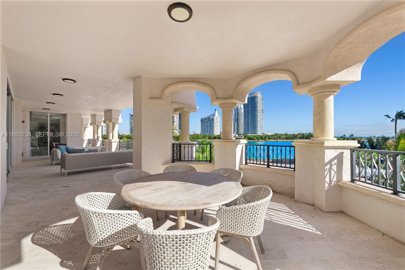 7124 Fisher Island Dr 7124 photo 18