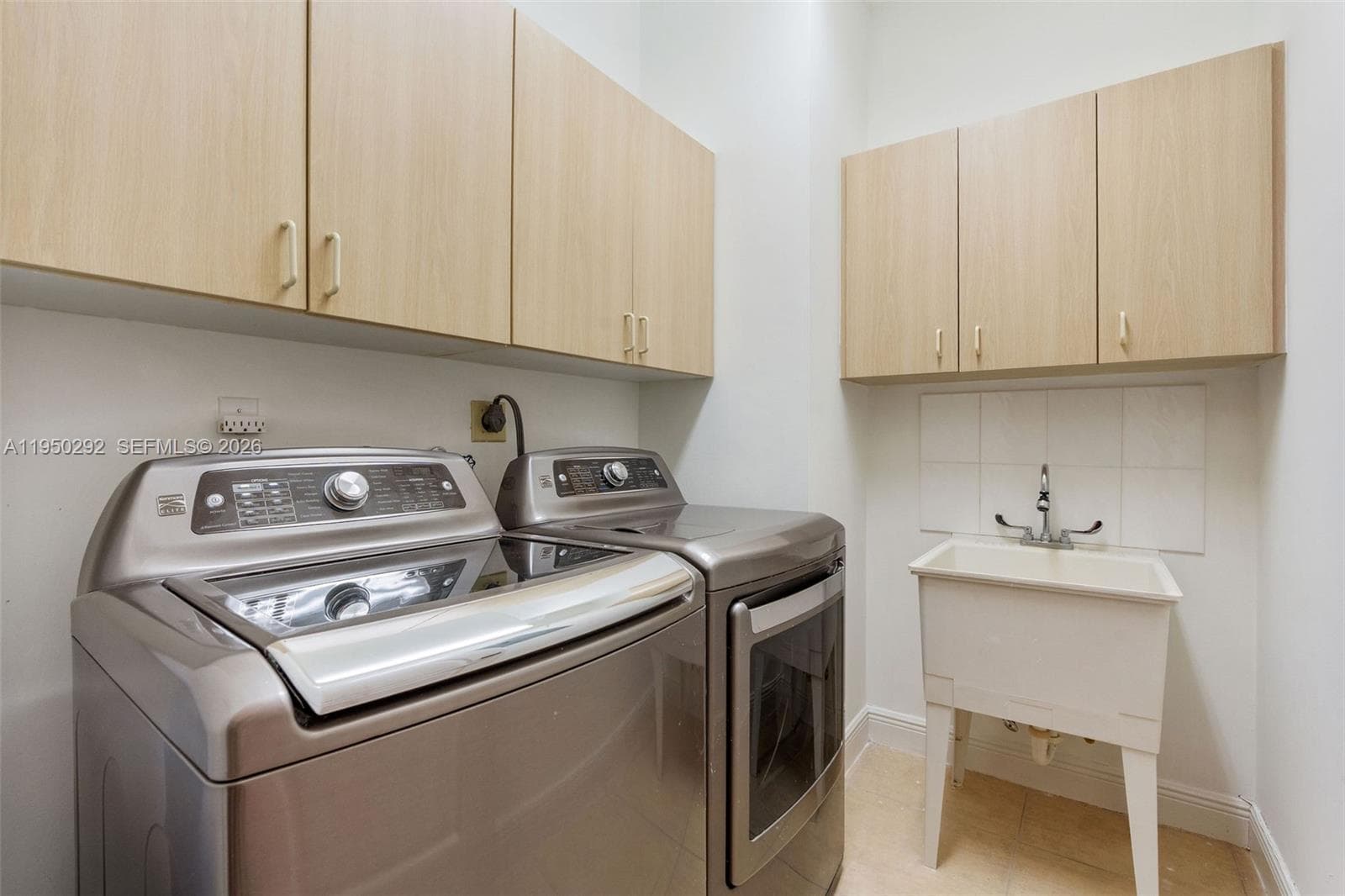 8281 84th Ter photo 25