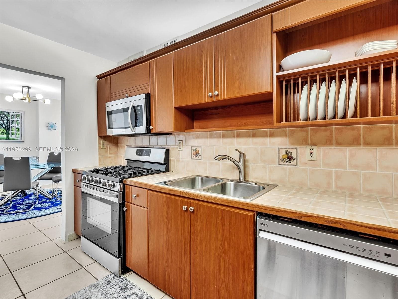 3140 Ocean Dr 206 photo 19