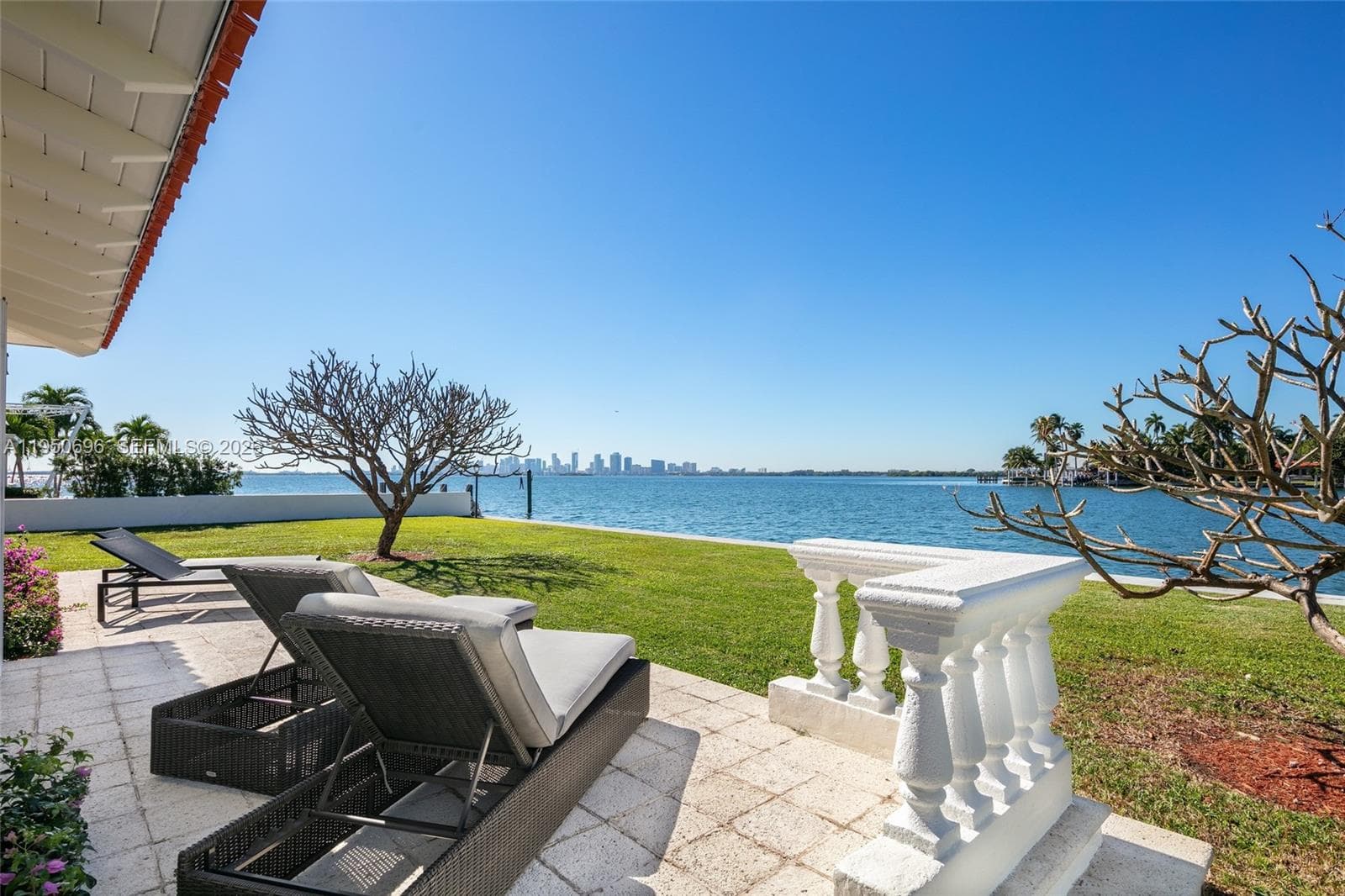 7500 Treasure Dr photo 20