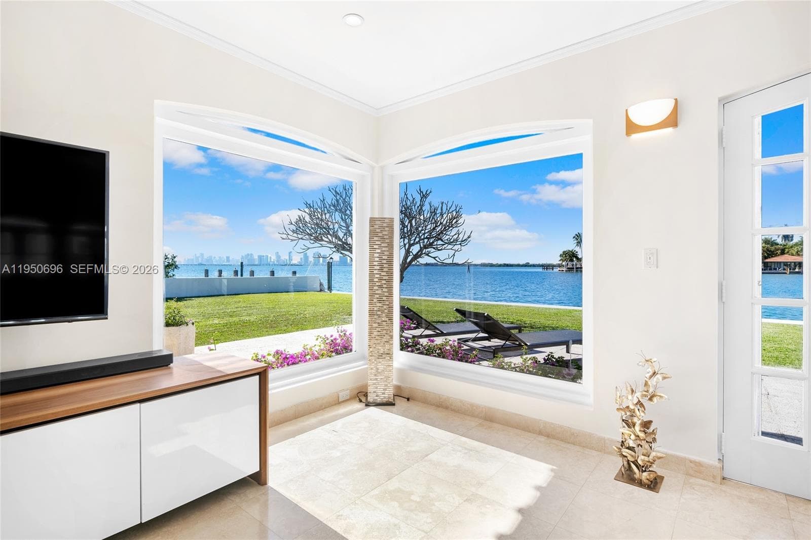 7500 Treasure Dr photo 18