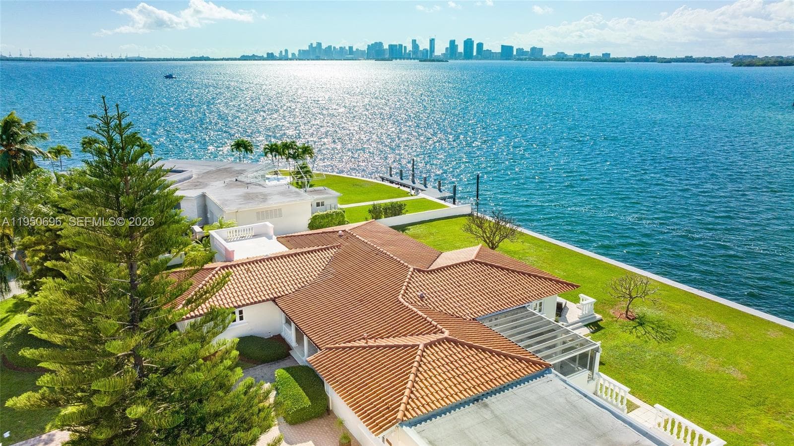 7500 Treasure Dr photo 15
