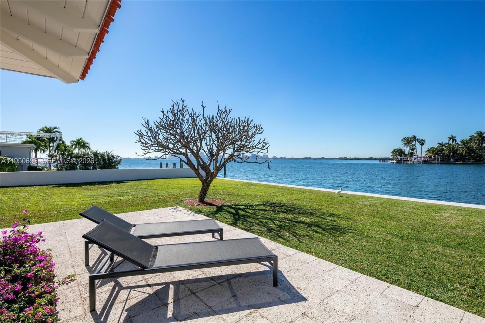 7500 Treasure Dr photo 21