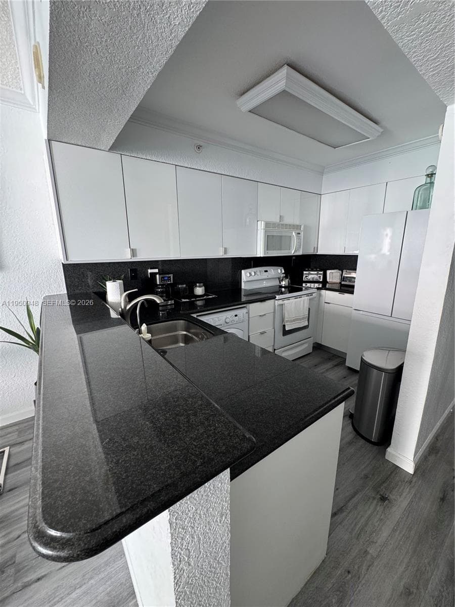 2501 S Ocean Dr 1105 photo 6