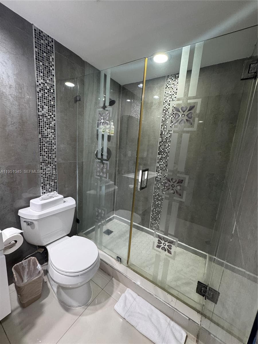 19201 Collins Ave 1130 photo 9