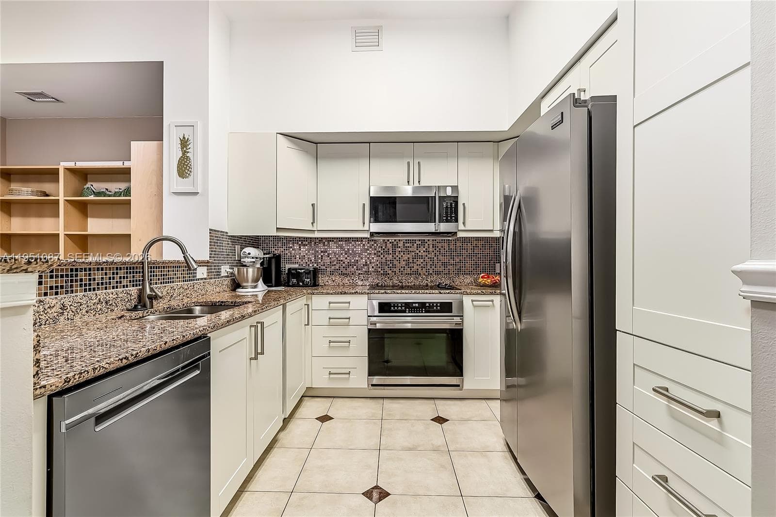2080 Ocean Dr 103 photo 18