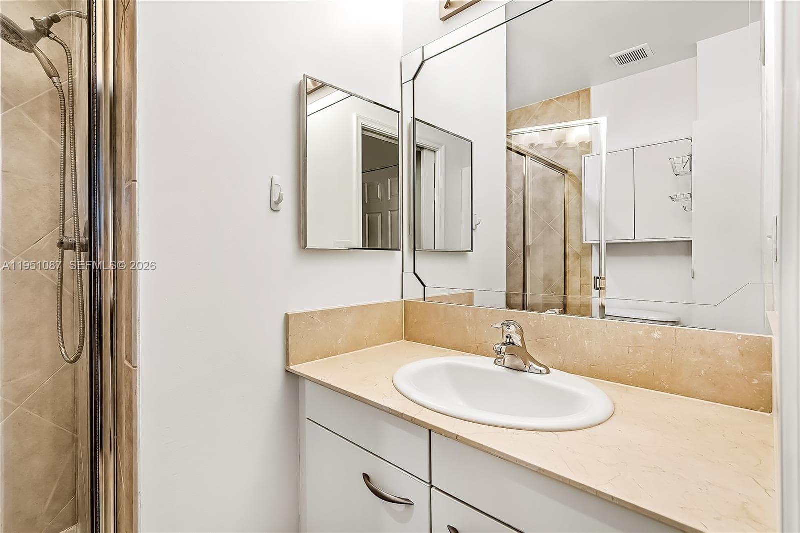 2080 Ocean Dr 103 photo 15