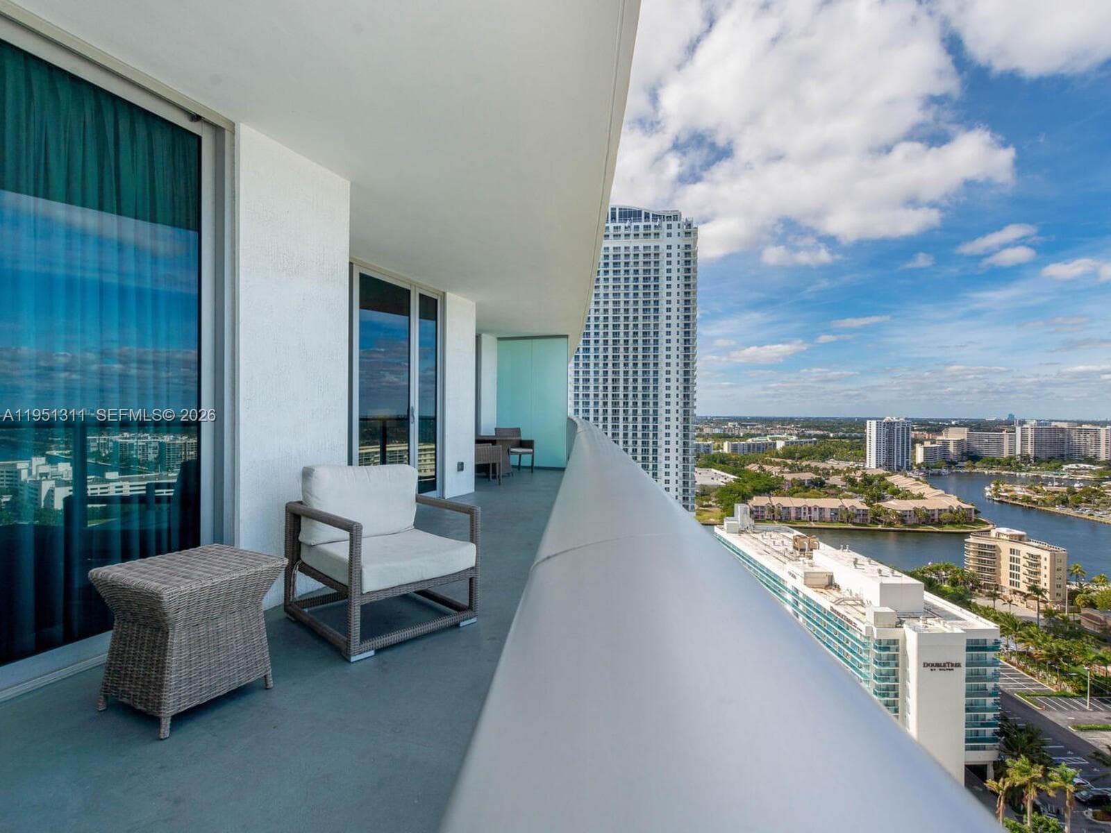 4111 Ocean Dr 1908 photo 15