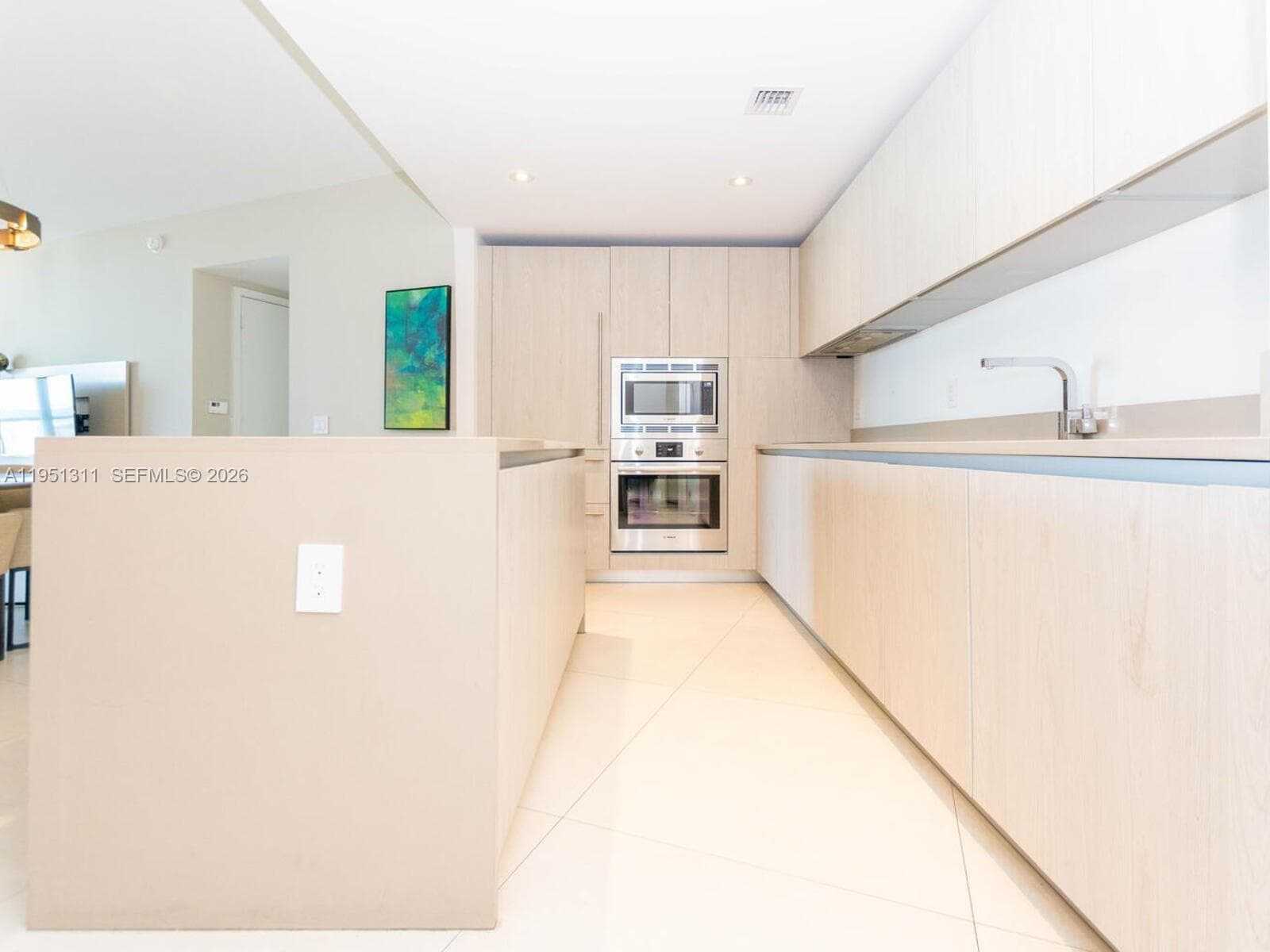 4111 Ocean Dr 1908 photo 19