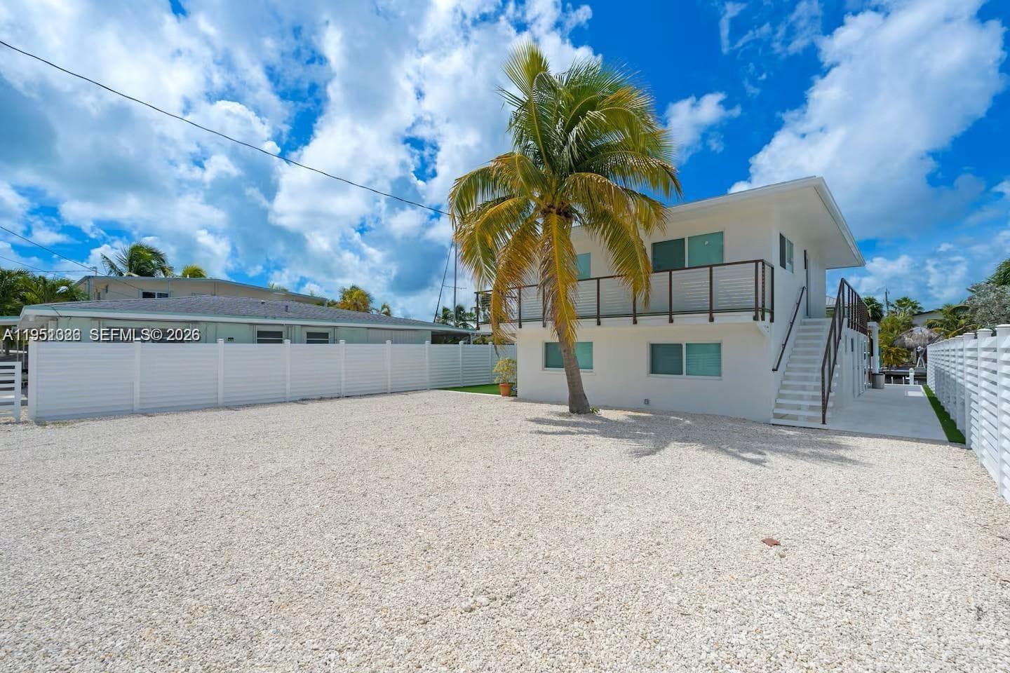 125 Gardenia St 2