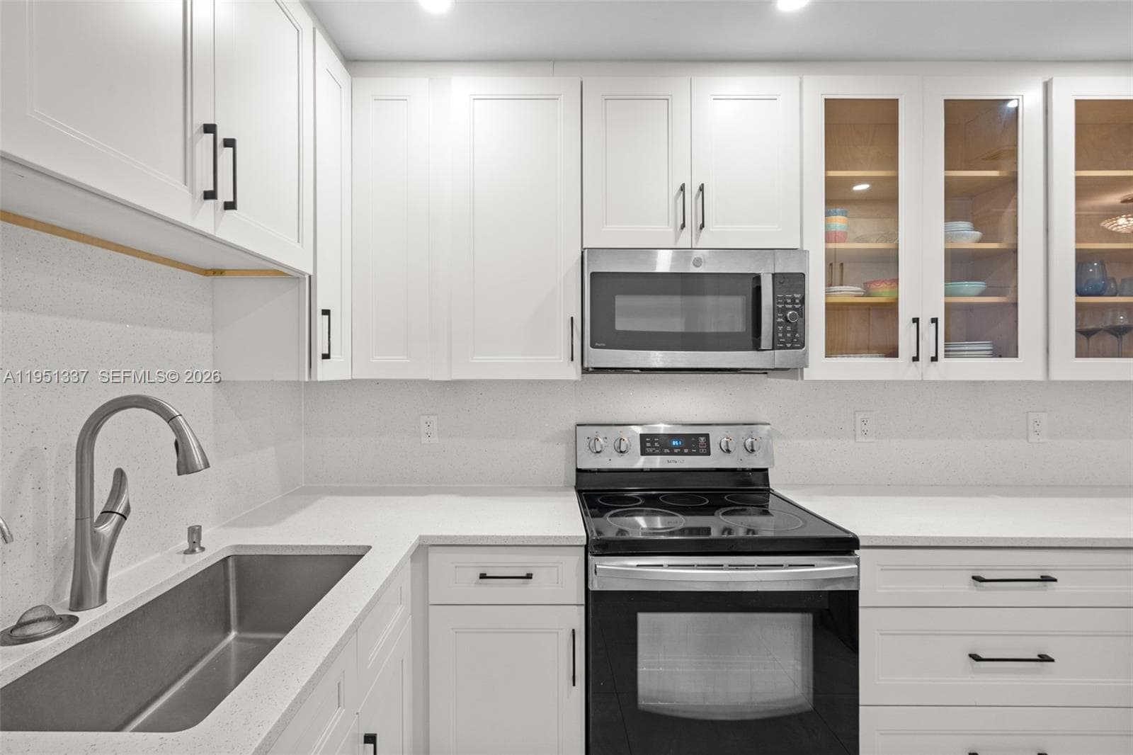 2500 Parkview Dr 2517 photo 13