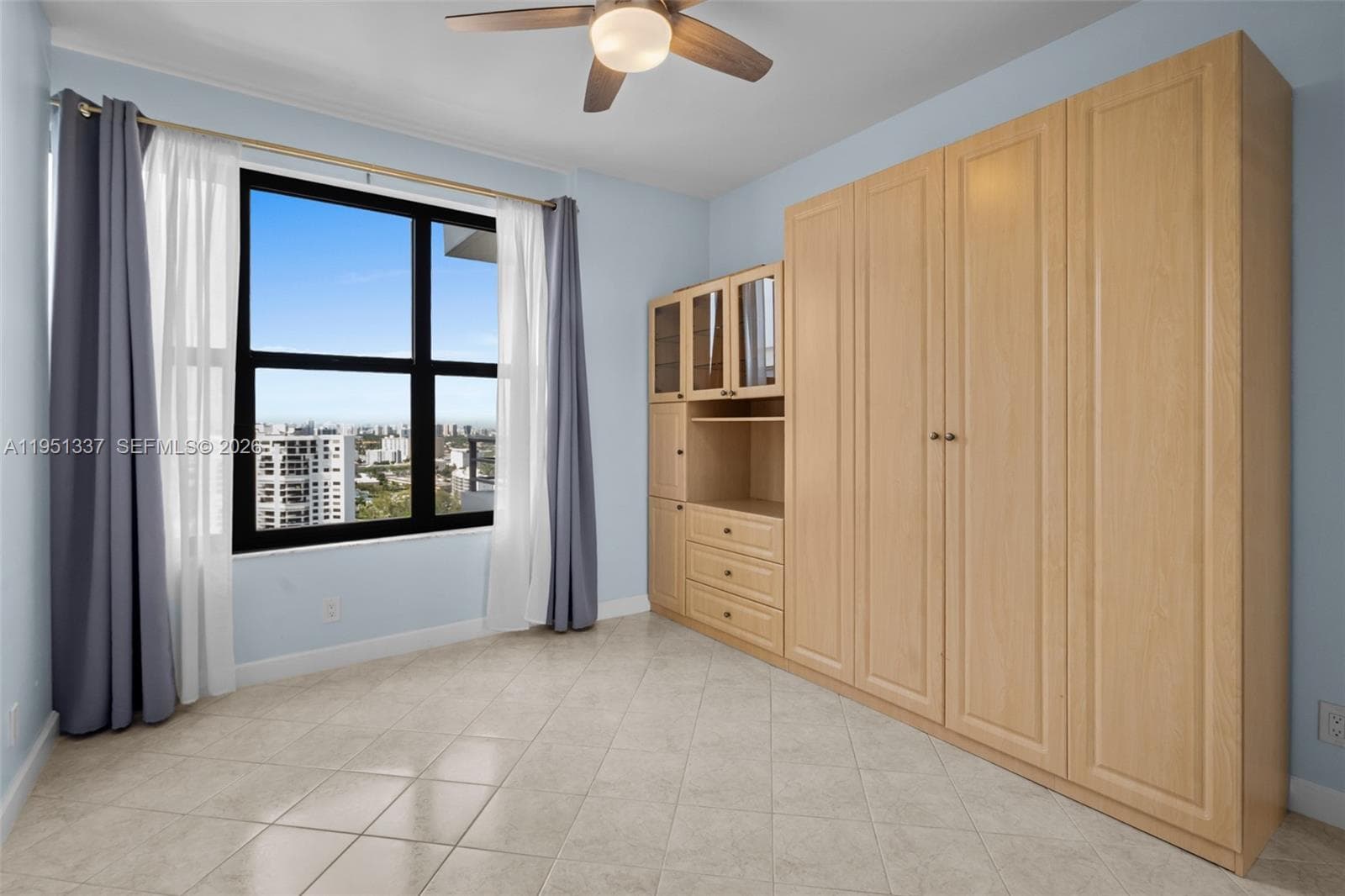 2500 Parkview Dr 2517 photo 22
