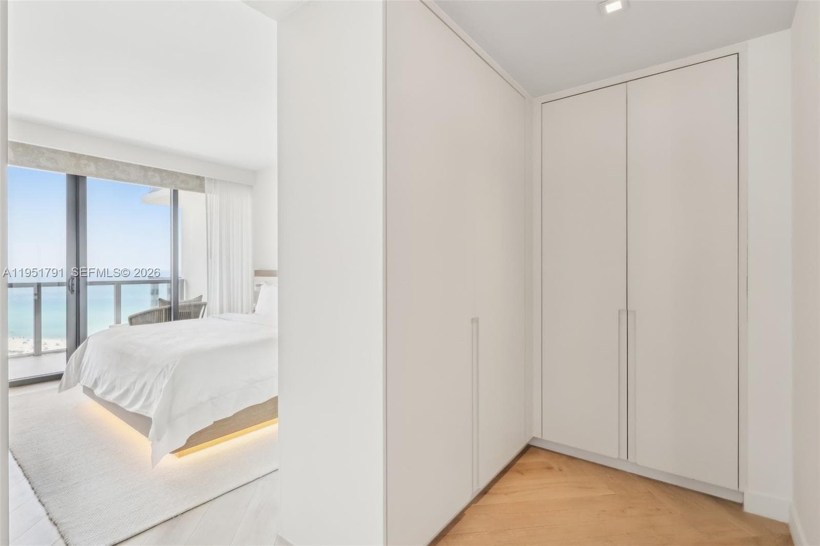 2201 Collins Ave 1511 photo 17