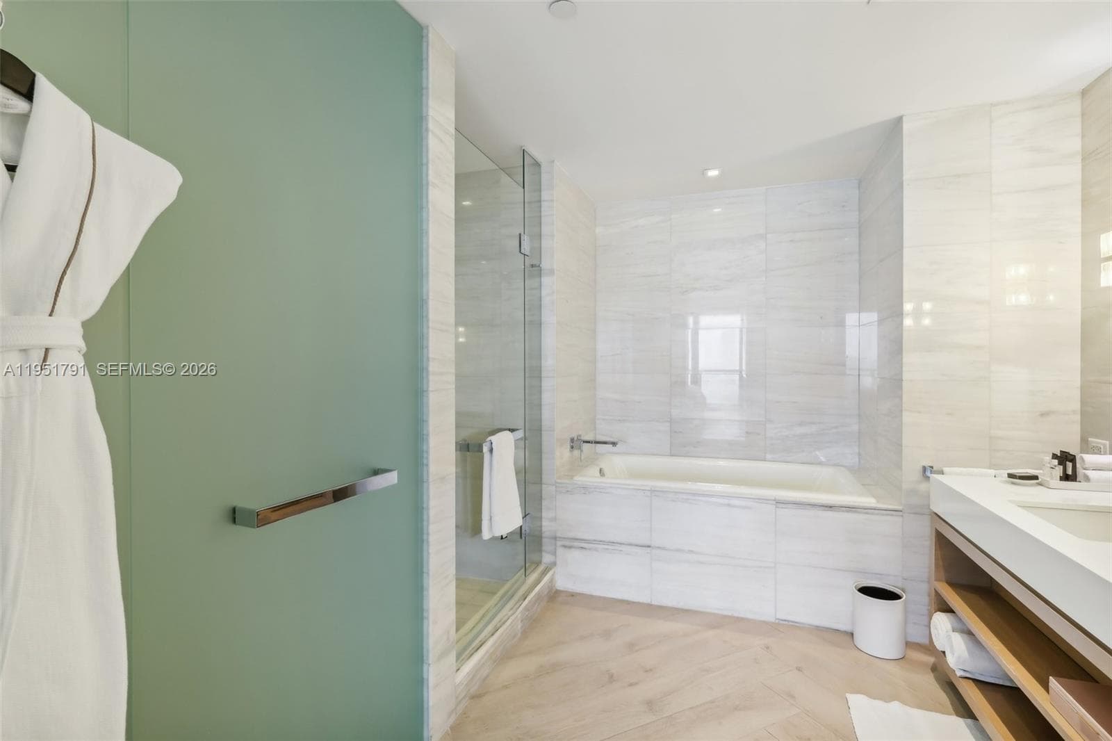 2201 Collins Ave 1511 photo 25