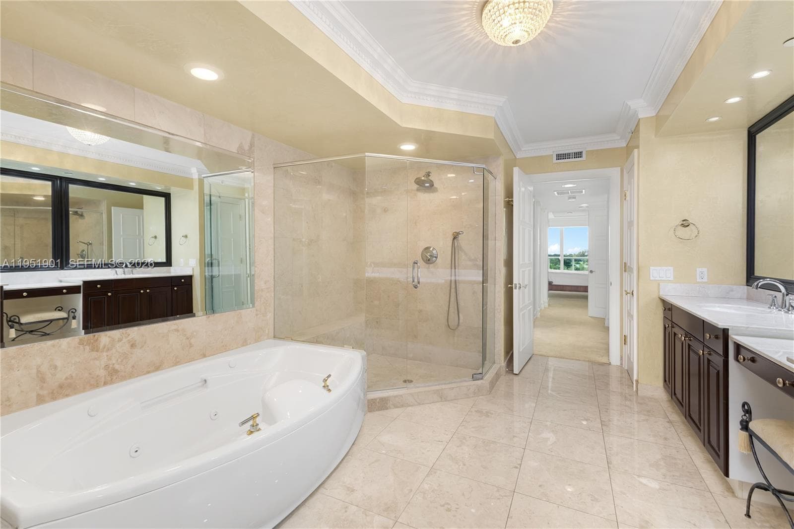 20201 E Country Club Dr 608 photo 16