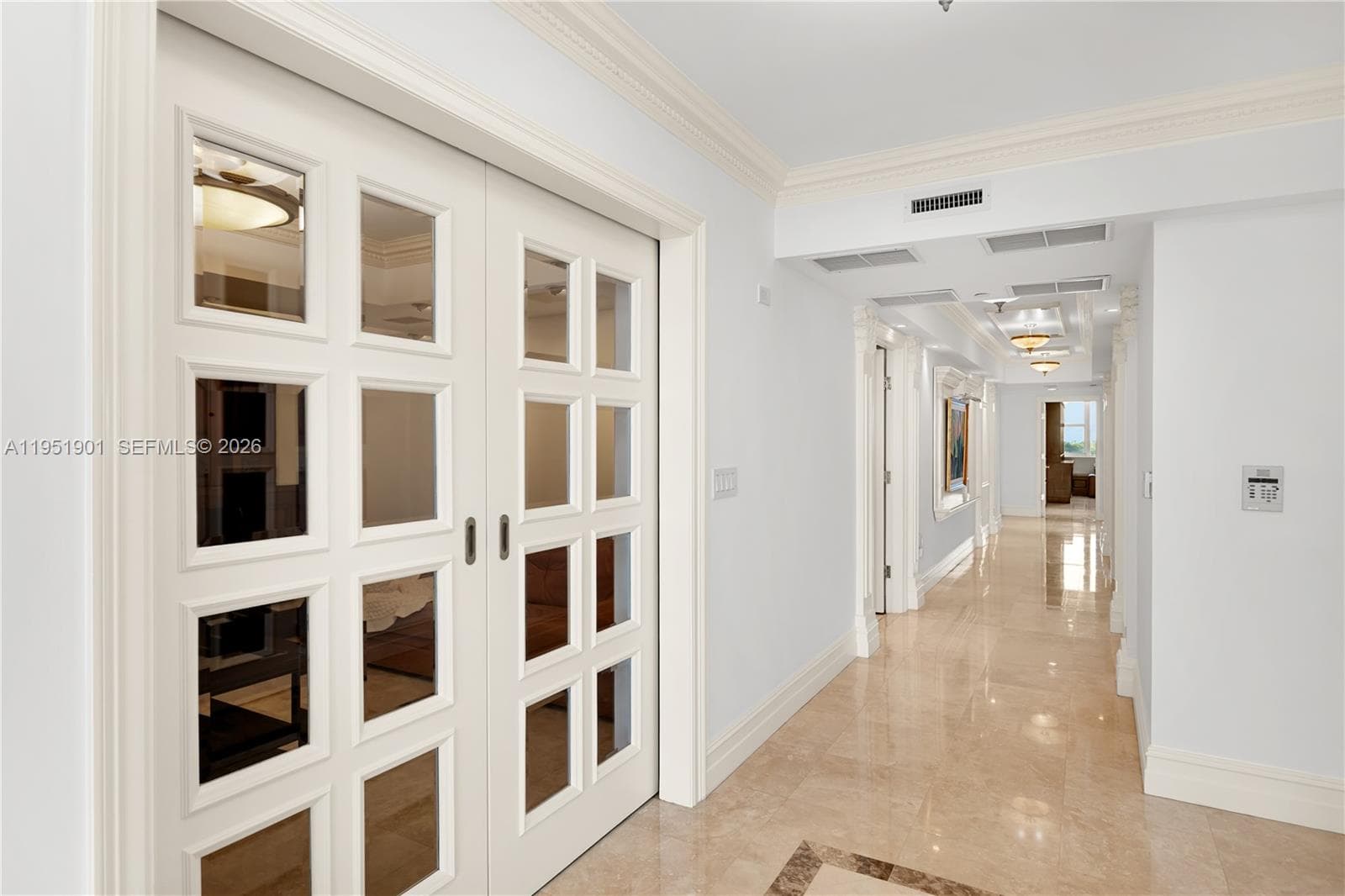 20201 E Country Club Dr 608 photo 10