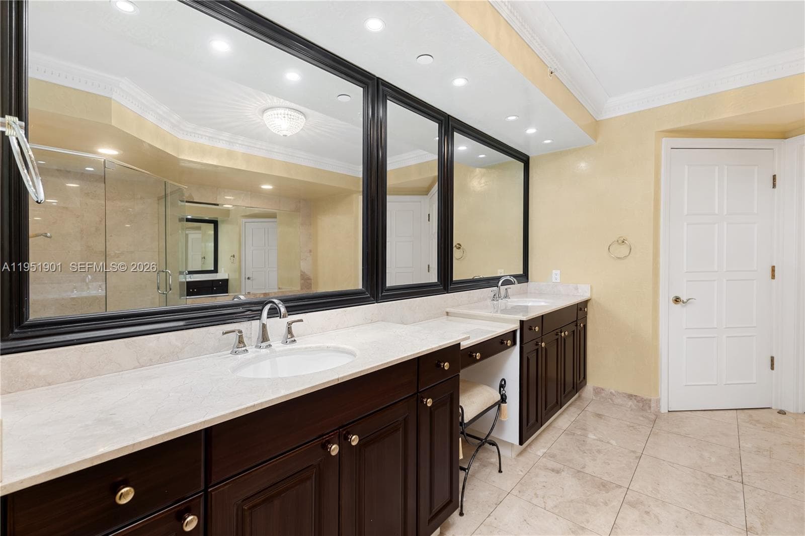 20201 E Country Club Dr 608 photo 15