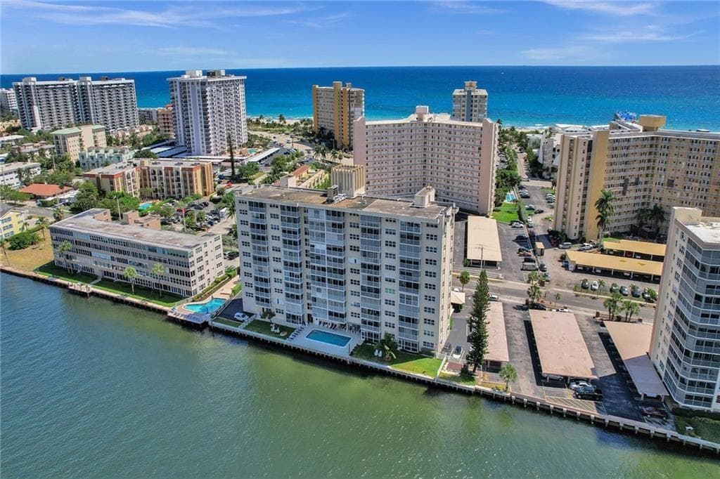 303 N Riverside Drive #PH-4 1