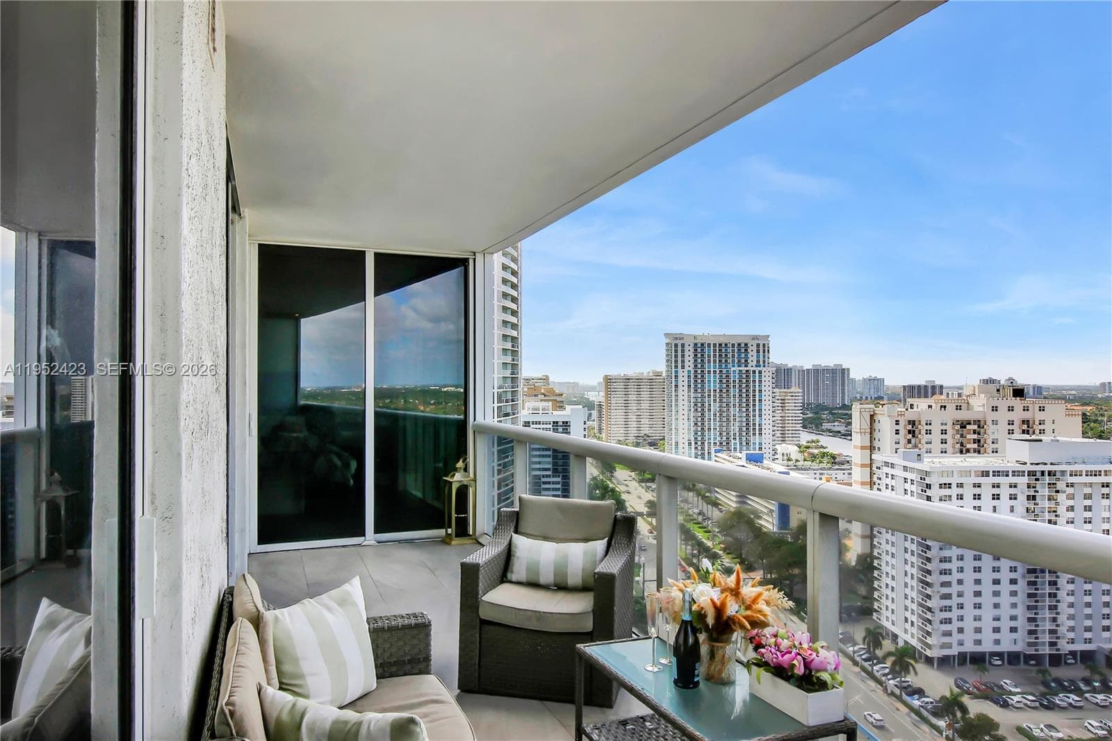 1800 Ocean Dr 2208 photo 23