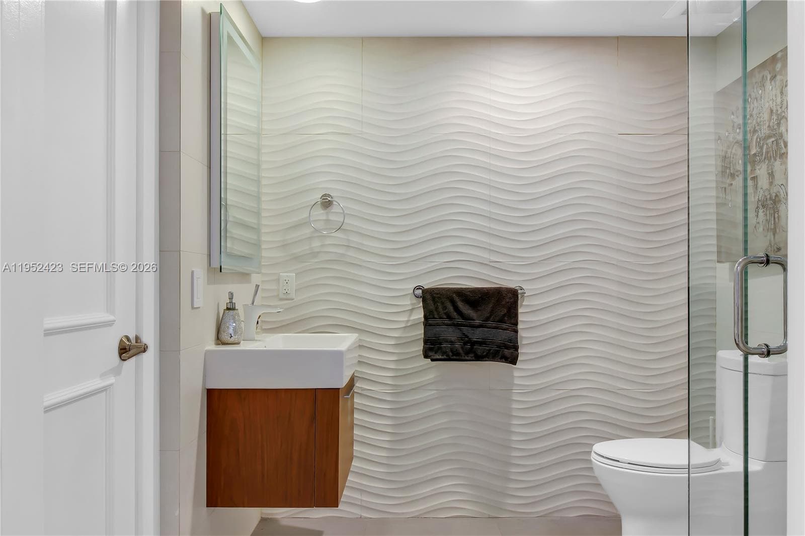1800 Ocean Dr 2208 photo 16