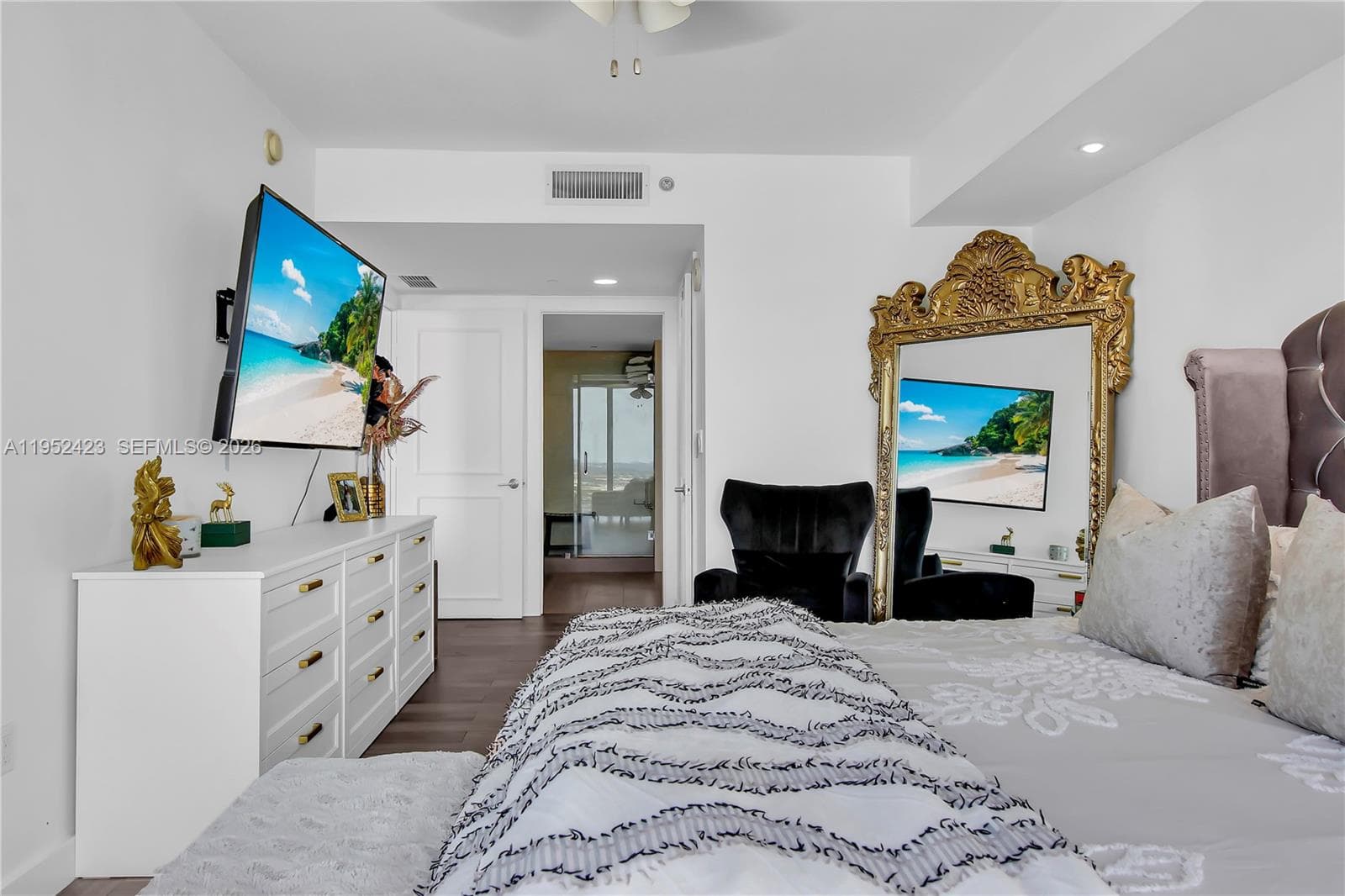 1800 Ocean Dr 2208 photo 7
