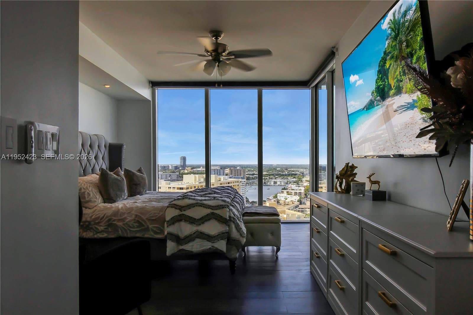 1800 Ocean Dr 5