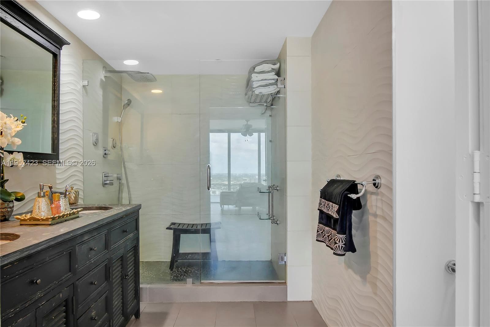 1800 Ocean Dr 2208 photo 8