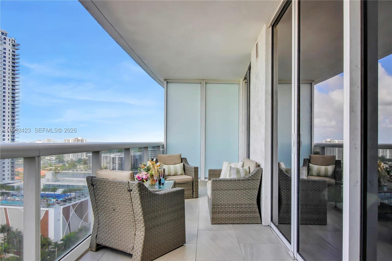 1800 Ocean Dr 2208 photo 21
