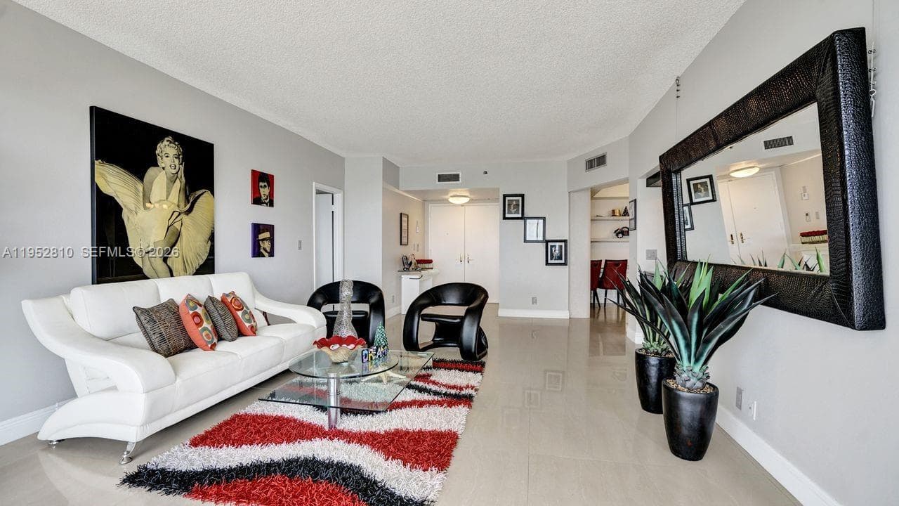 20281 E Country Club Dr 809 photo 7
