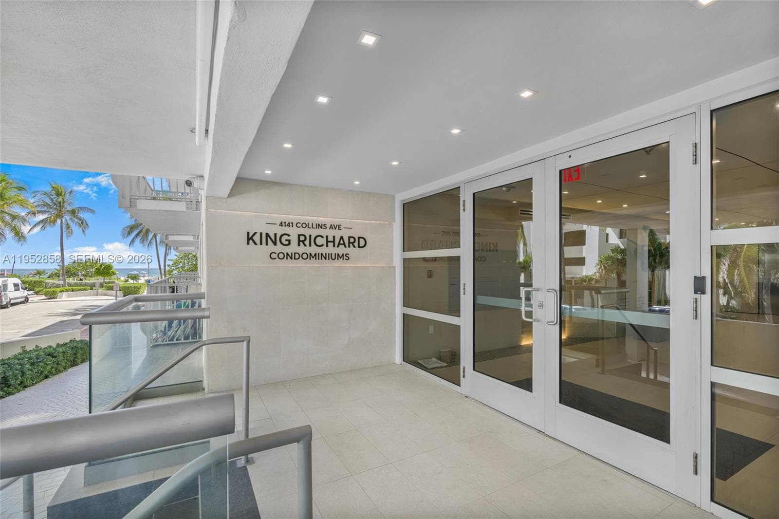 4141 Collins Ave 201 photo 2