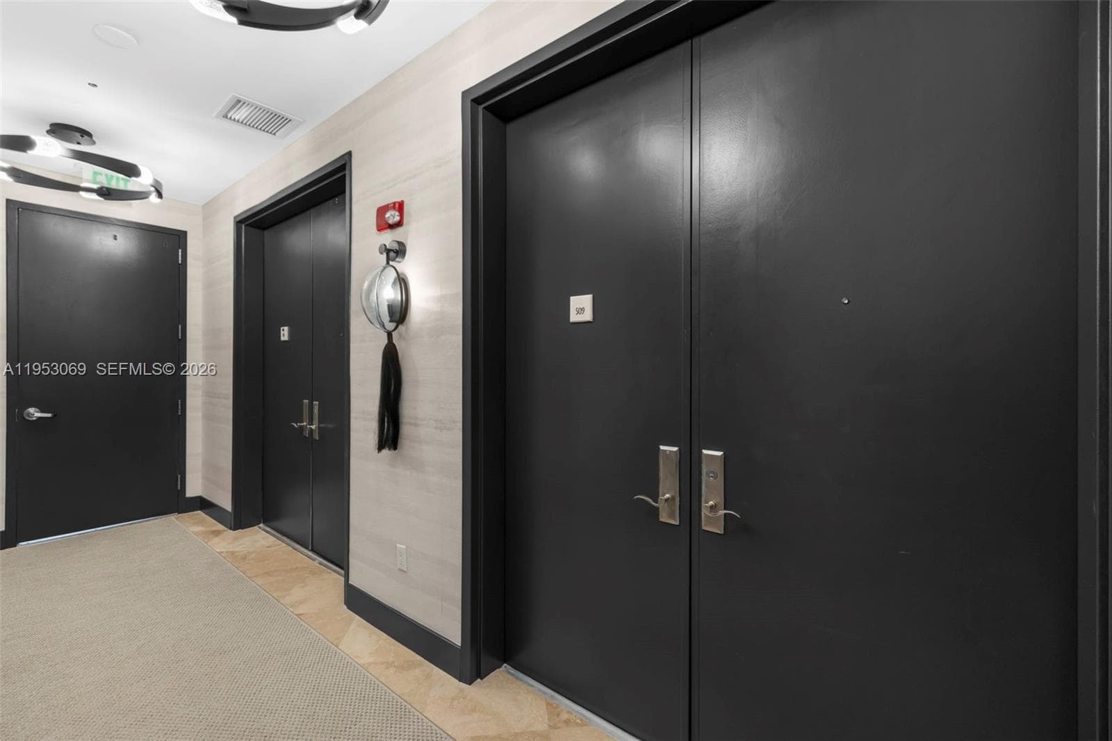 100 Pointe Dr 4
