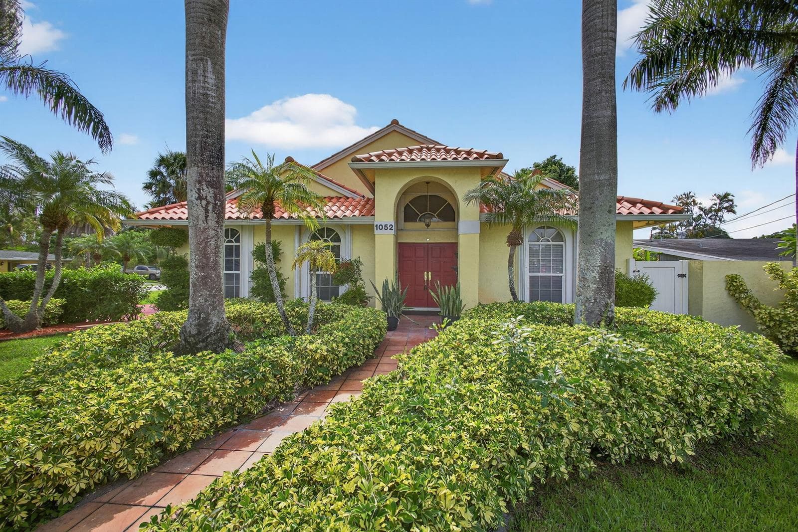 1052 W Shore Drive 2