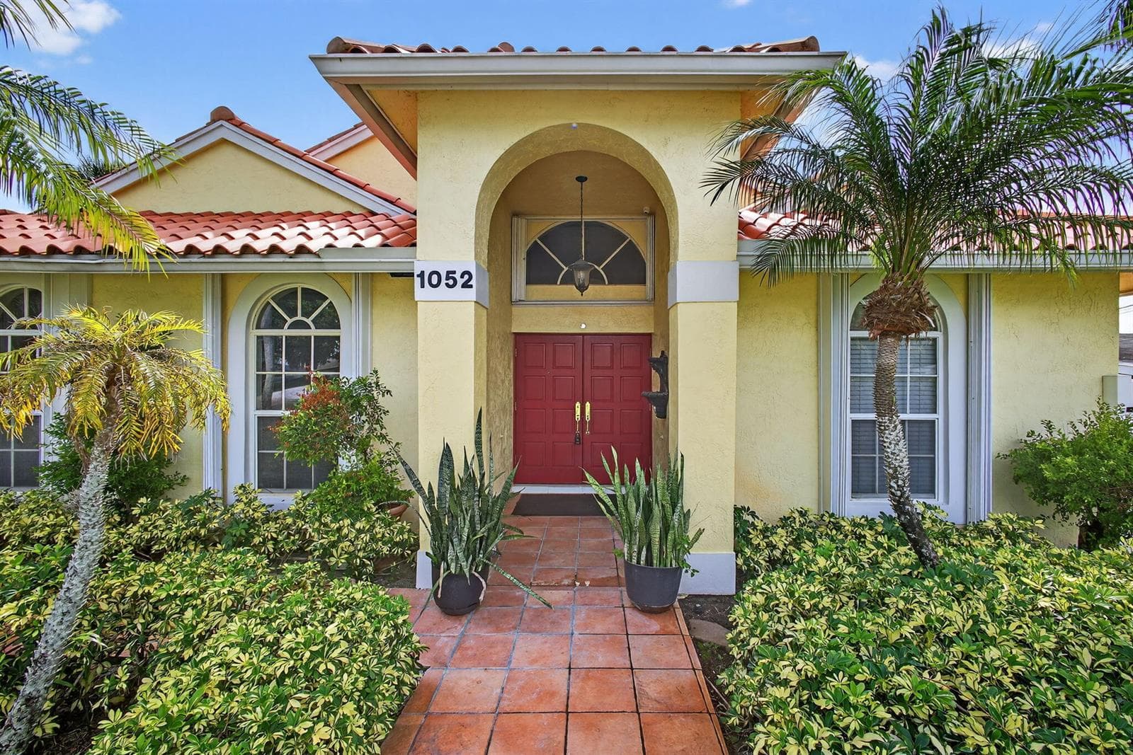 1052 W Shore Drive 1