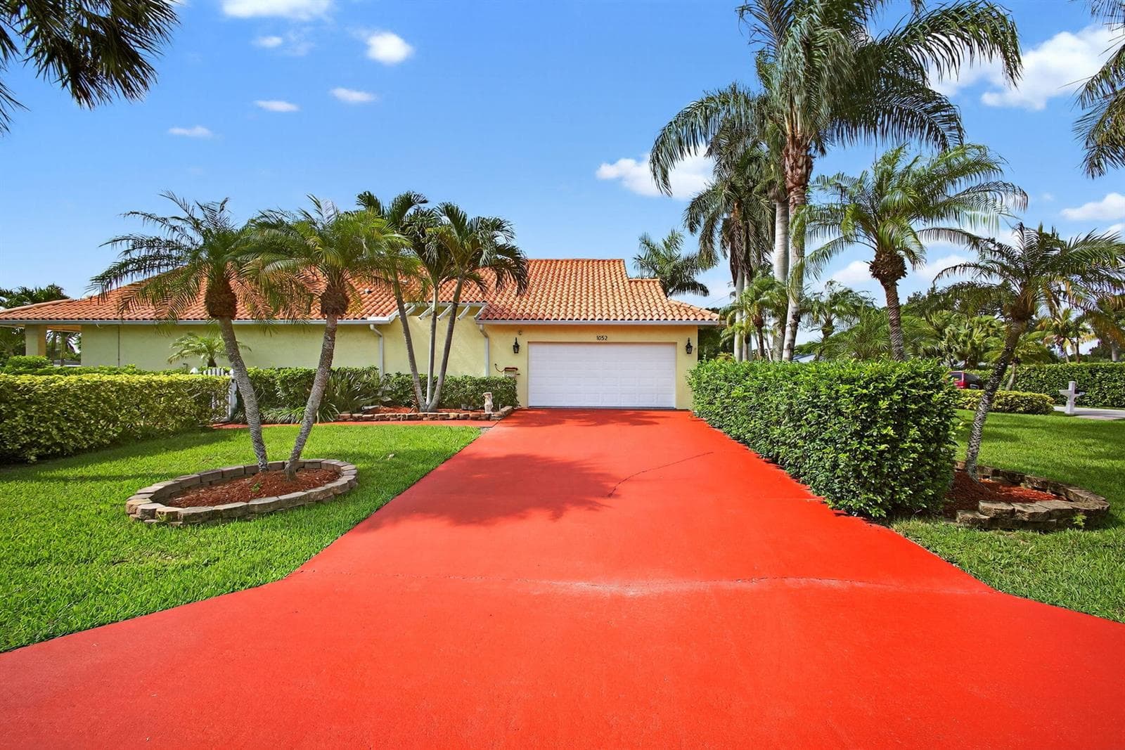 1052 W Shore Drive 5