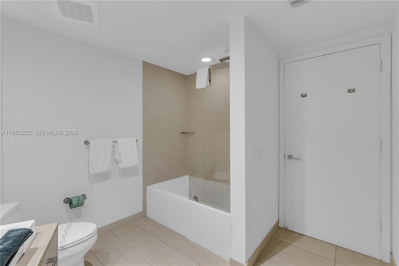 4111 Ocean Dr 1507 photo 17